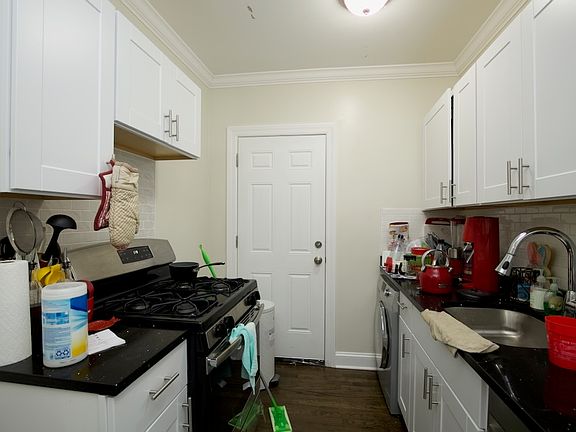 3rd image of 3817 N Greenview Ave #W3
