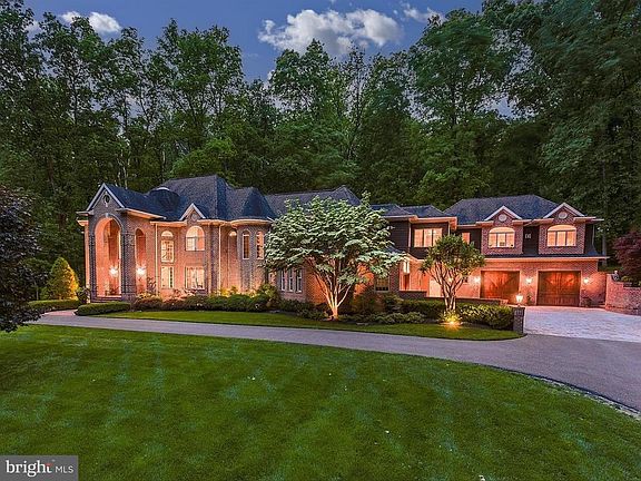 3rd image of 12667 Golden Oak Dr
