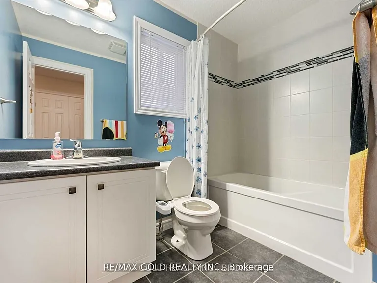 1376 Caen Ave — Photo 5