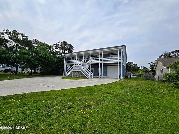 3rd image of 610 Bayview Drive
