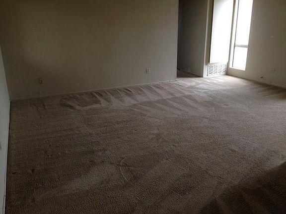 Living Room looking into hallway to bedrooms