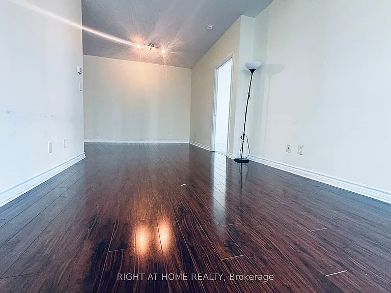 3504 Hurontario St #907 — Photo 11