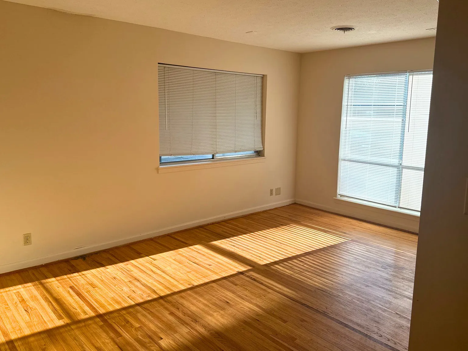 3 bed, 2.0 bath, 1486 sqft, $1,195 — Photo 2