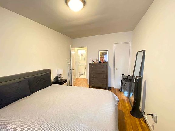 4th image of 248 W 21st St #2A1
