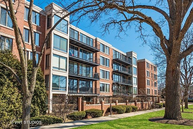 1st image of 1633 2nd St APT 103
