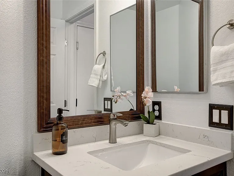 8208 Ogee Dr — Photo 9