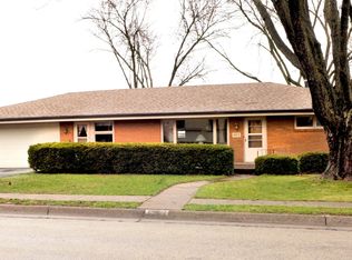 1673 Ruann Dr, Dubuque, IA 52001