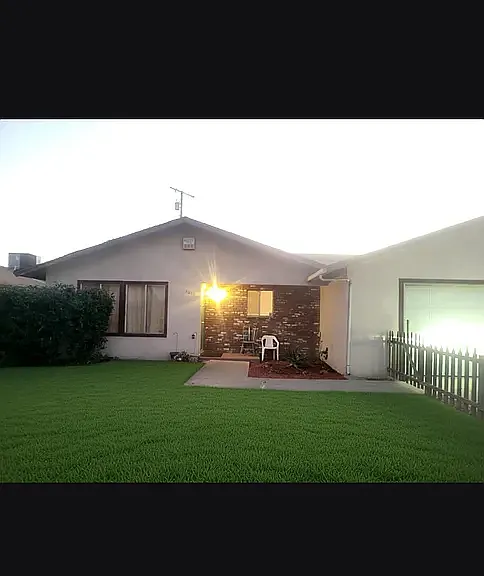 1019 S Demaree St — Photo 5