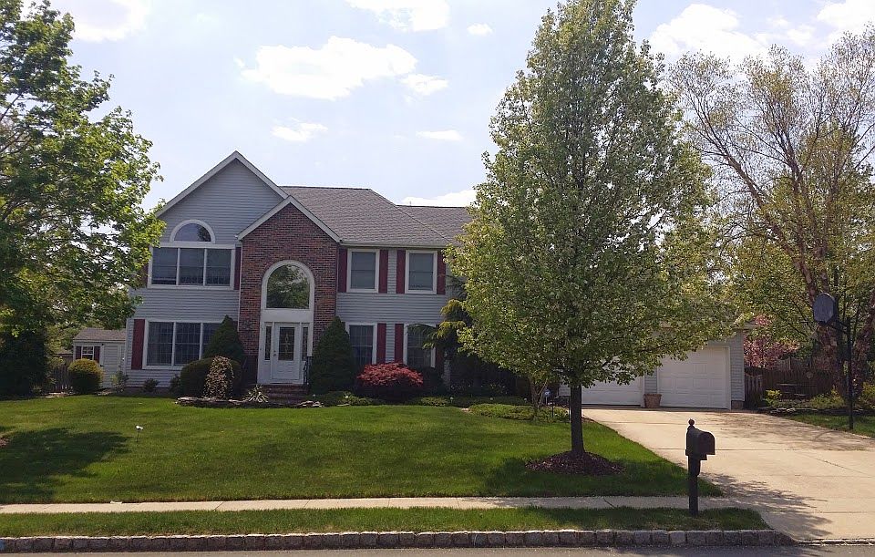 39 Waverly Place front view