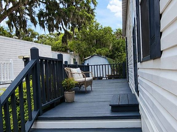 4th image of 1004 Lucy Ln
