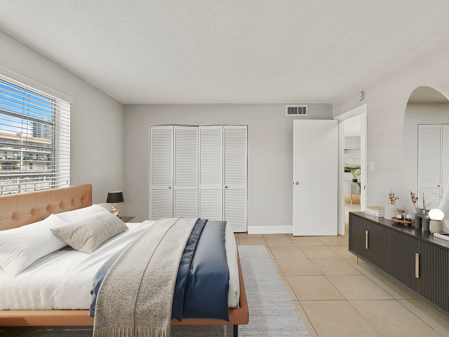 Sunworld Apartments — Photo 3