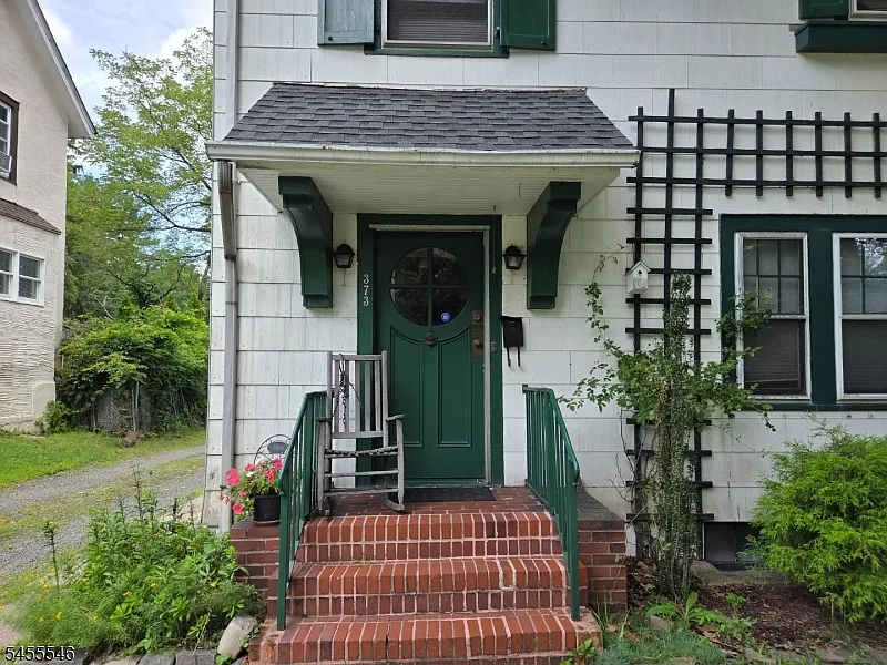 1 bed, 1.0 bath, 820 sqft, $2,375 — Photo 2