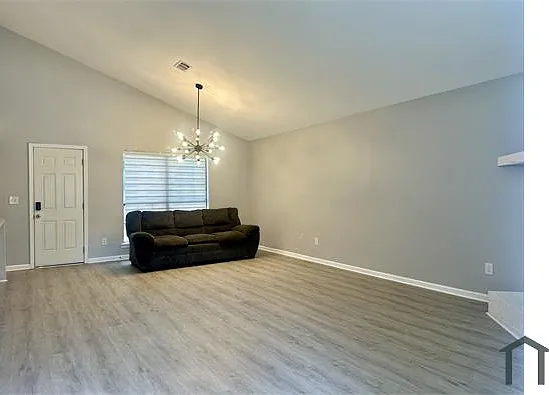 3 bed, 1316 sqft, $1,800 — Photo 2