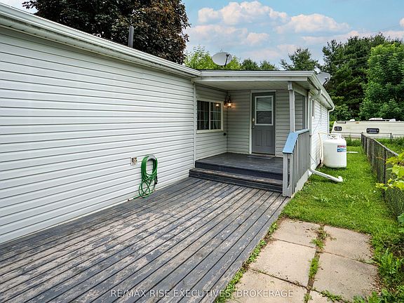 4th image of 104 Ellisville Rd #27