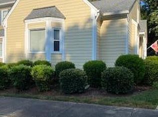 8331 Wycombe Ln, Raleigh, NC 27615