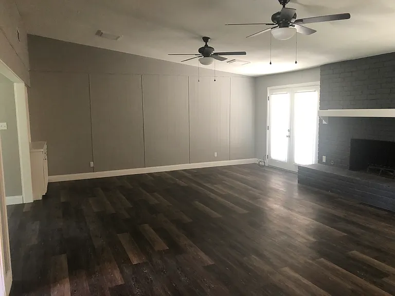 3008 Arapaho Rd — Photo 4