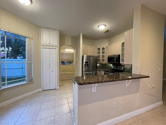 4th image of 7820 NW 163rd St