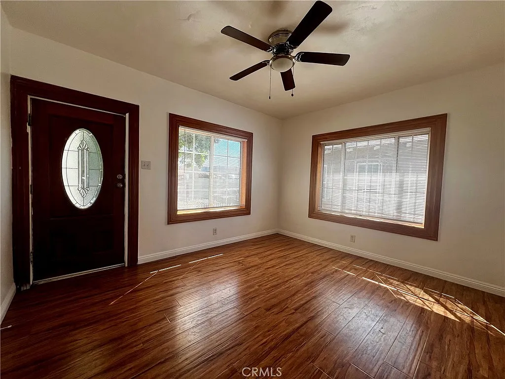 Building Photo - 609 Camulos St