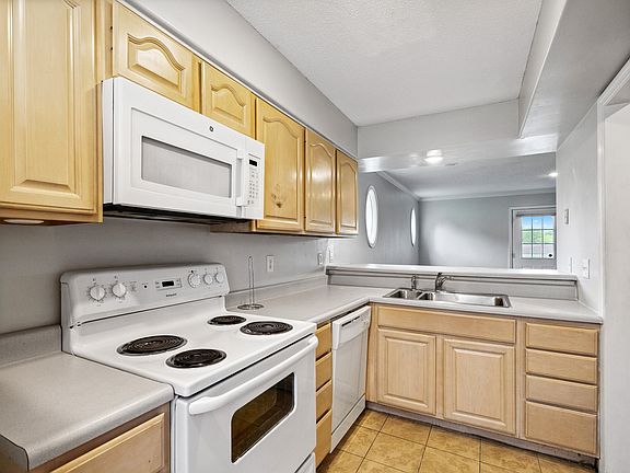3rd image of 1210 W Parkway Ave #B