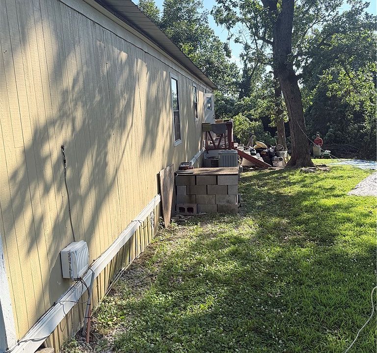 2nd image of 5671 Three Seasons Rd
