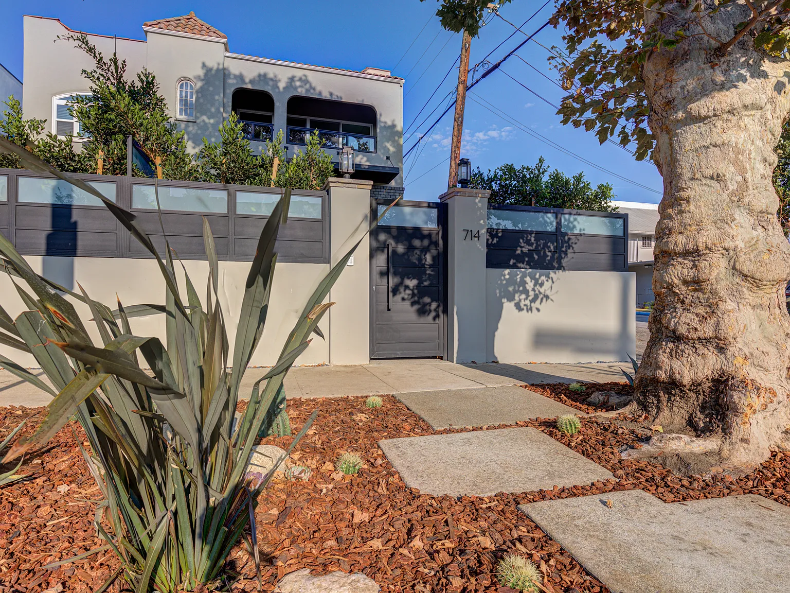 3 bed, 1600 sqft, $6,695 — Photo 3