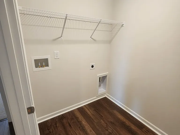 1405 Slades St — Photo 5