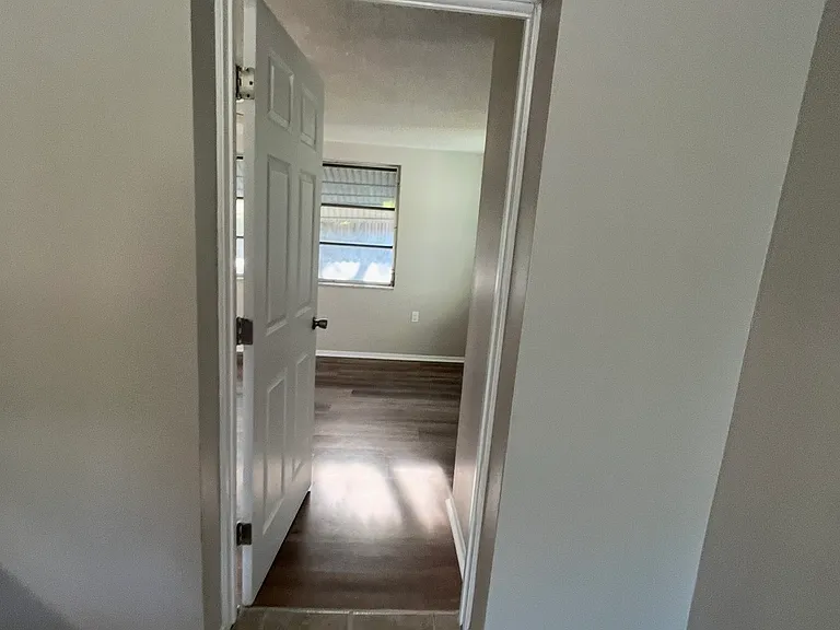 Door into master bed/bath