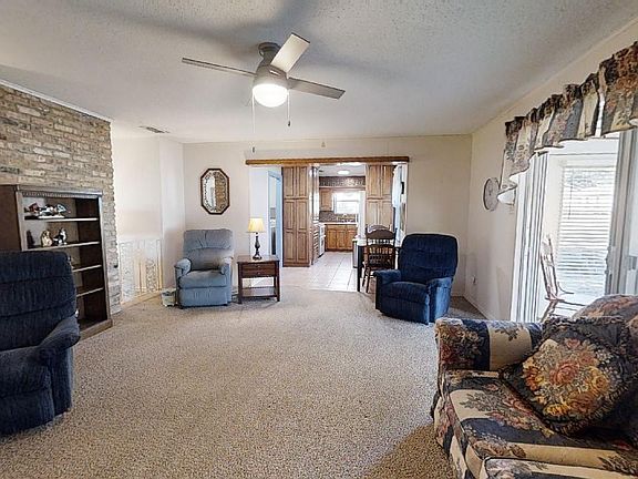 4th image of 2122 Miller Dr