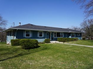 5202 Blackhawk Rd, Rockford, IL 61109