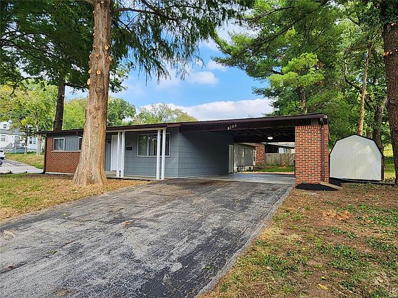 2nd image of 9700 Lilac Dr