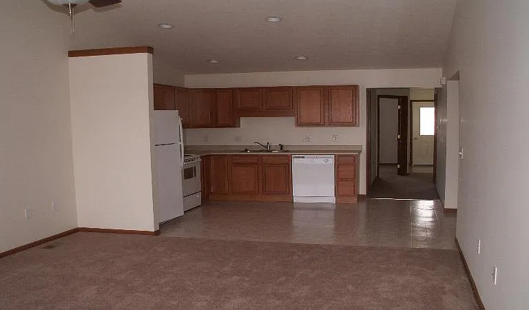 103 Brookside Dr — Photo 4