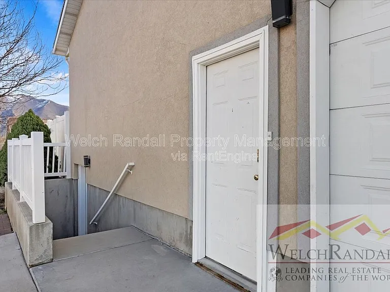 179 E 2200 S — Photo 29