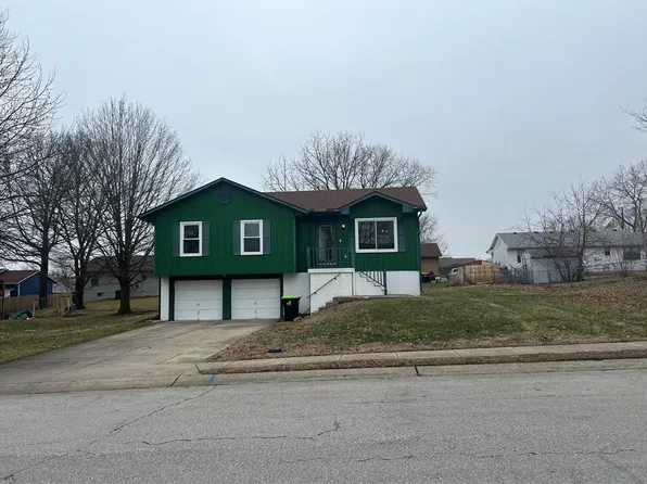 606 Younger Dr, Harrisonville, MO 64701