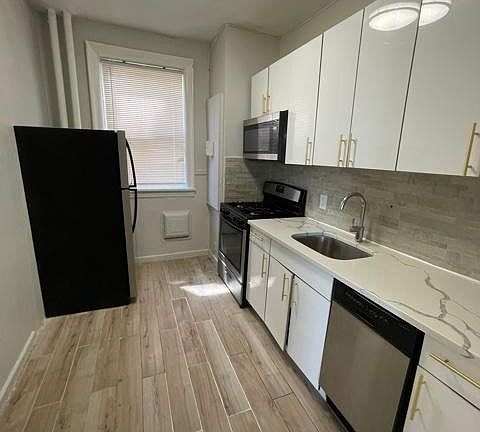 2nd image of 632 Bergen Ave