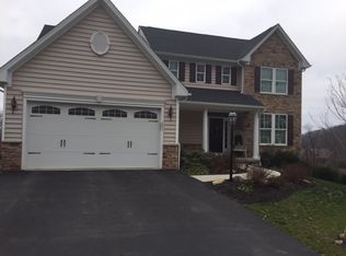 221 Overlook Dr, Mcmurray, PA 15317