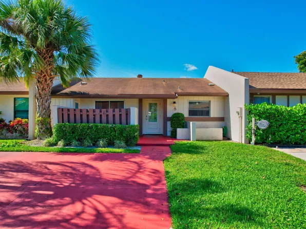 8 Chelsea Lane, Boynton Beach, FL 33426