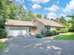88 Briarcliff Rd, Longmeadow, MA 01106