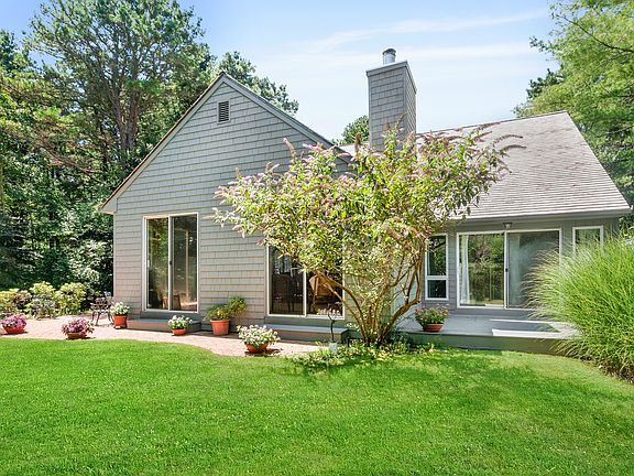 3rd image of 60 Huckleberry Ln