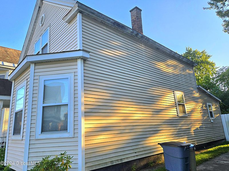 2nd image of 1226 Main Street