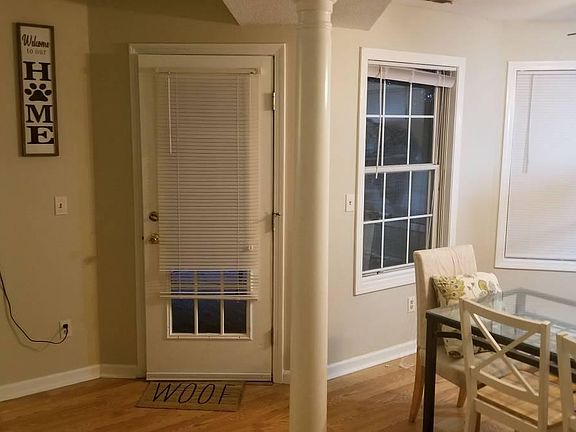 Dining + Door to Deck