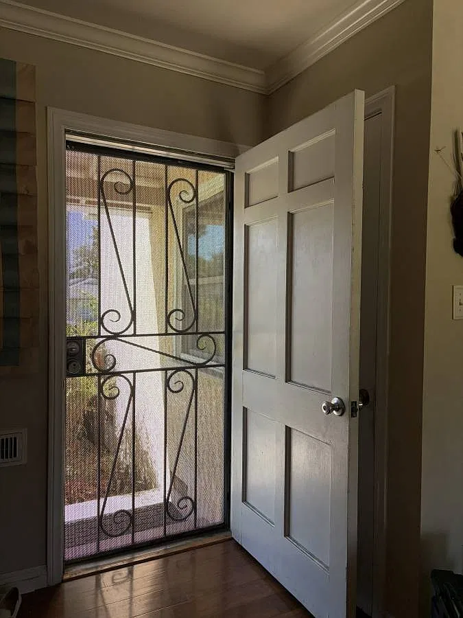3 bed, 1113 sqft, $3,700 — Photo 3