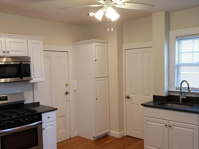 25 Bowers St #1 — Photo 8