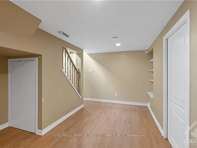 12 Oakwood Ave — Photo 24