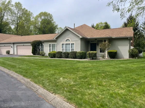 2 Hunters Woods Blvd #A, Canfield, OH 44406
