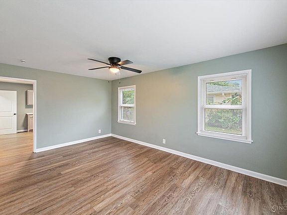 5th image of 81 Carlton Dr