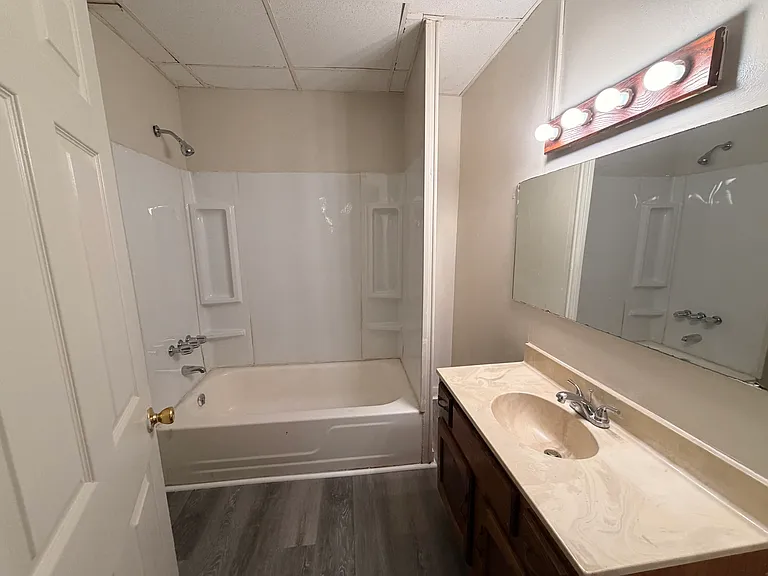 19 E Oakland St — Photo 10