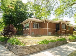 7728 N Sheridan Rd, Chicago, IL 60626