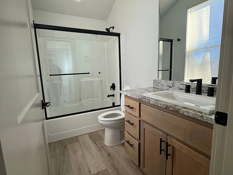 166 N Mountain Ave #A — Photo 13