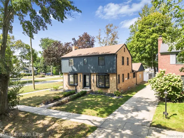 21984 Wildwood St, Dearborn, MI 48128