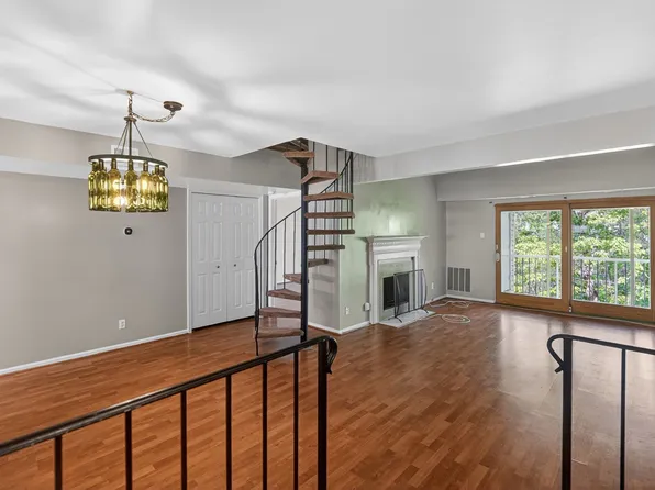 15 Pickering Ct #1-201-1, Germantown, MD 20874